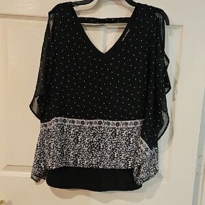 Sara Michelle Black and White Floral Blouse